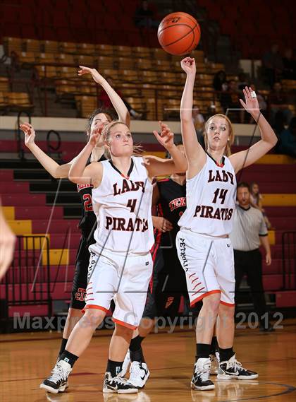 Thumbnail 3 in Petrolia vs. Texoma Christian (Fantasy of Lights) photogallery.