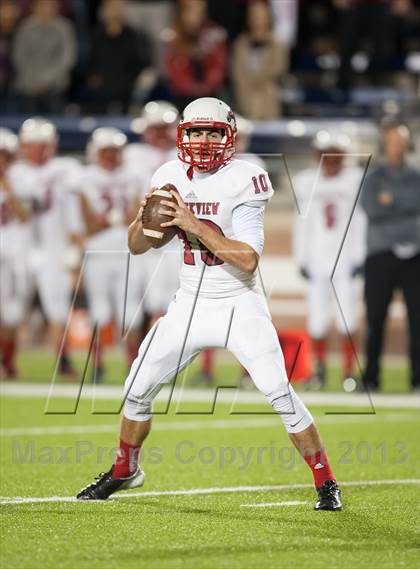 Thumbnail 3 in Creekview vs. Centennial (UIL 4A Bi-District Playoff) photogallery.