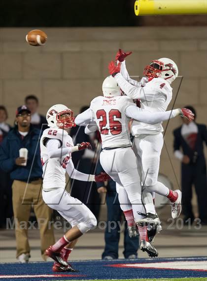 Thumbnail 1 in Creekview vs. Centennial (UIL 4A Bi-District Playoff) photogallery.