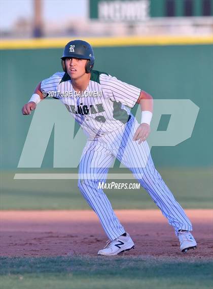 Thumbnail 3 in Reagan [Ronald] vs. MacArthur [Douglas] photogallery.