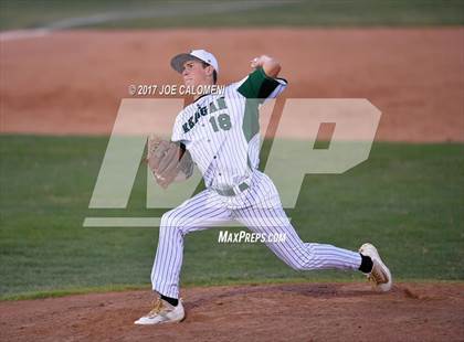 Thumbnail 2 in Reagan [Ronald] vs. MacArthur [Douglas] photogallery.
