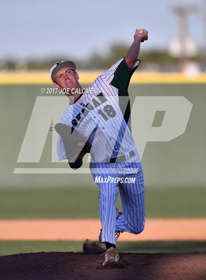 Thumbnail 2 in Reagan [Ronald] vs. MacArthur [Douglas] photogallery.
