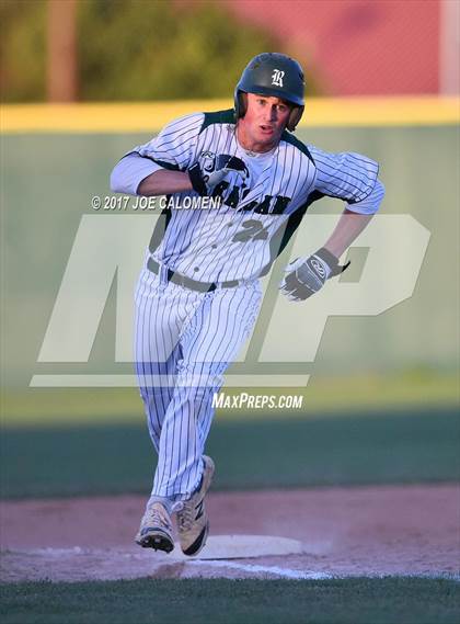 Thumbnail 3 in Reagan [Ronald] vs. MacArthur [Douglas] photogallery.