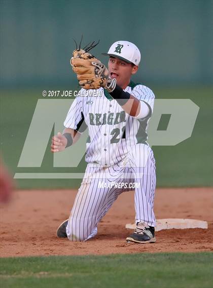 Thumbnail 2 in Reagan [Ronald] vs. MacArthur [Douglas] photogallery.