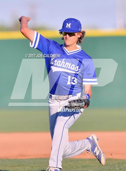 Thumbnail 3 in Reagan [Ronald] vs. MacArthur [Douglas] photogallery.