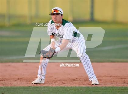 Thumbnail 1 in Reagan [Ronald] vs. MacArthur [Douglas] photogallery.