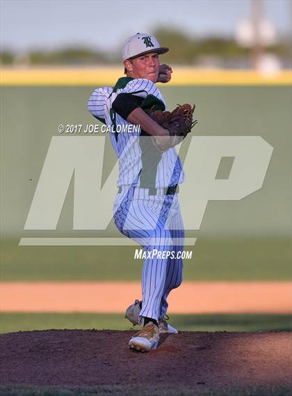 Thumbnail 2 in Reagan [Ronald] vs. MacArthur [Douglas] photogallery.