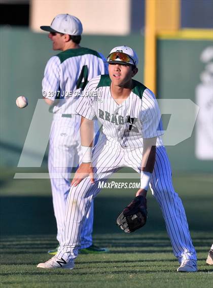 Thumbnail 1 in Reagan [Ronald] vs. MacArthur [Douglas] photogallery.