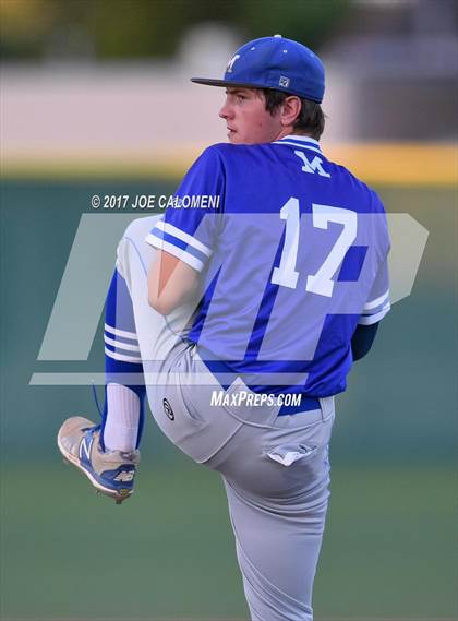 Thumbnail 3 in Reagan [Ronald] vs. MacArthur [Douglas] photogallery.