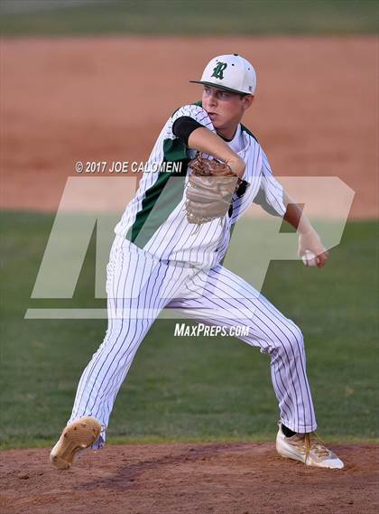 Thumbnail 2 in Reagan [Ronald] vs. MacArthur [Douglas] photogallery.