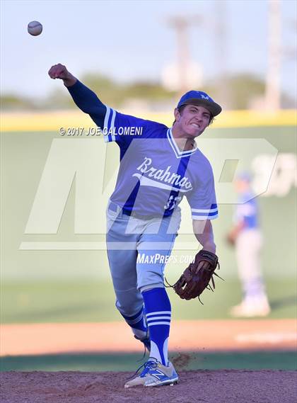 Thumbnail 3 in Reagan [Ronald] vs. MacArthur [Douglas] photogallery.