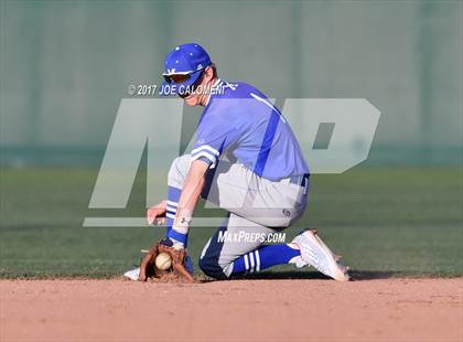 Thumbnail 1 in Reagan [Ronald] vs. MacArthur [Douglas] photogallery.