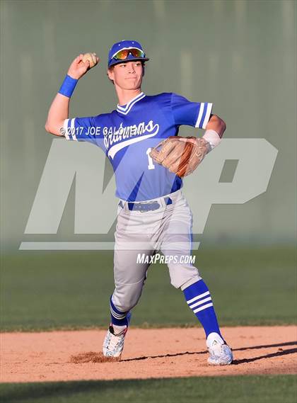 Thumbnail 2 in Reagan [Ronald] vs. MacArthur [Douglas] photogallery.
