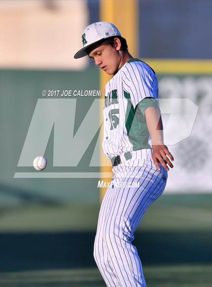 Thumbnail 3 in Reagan [Ronald] vs. MacArthur [Douglas] photogallery.