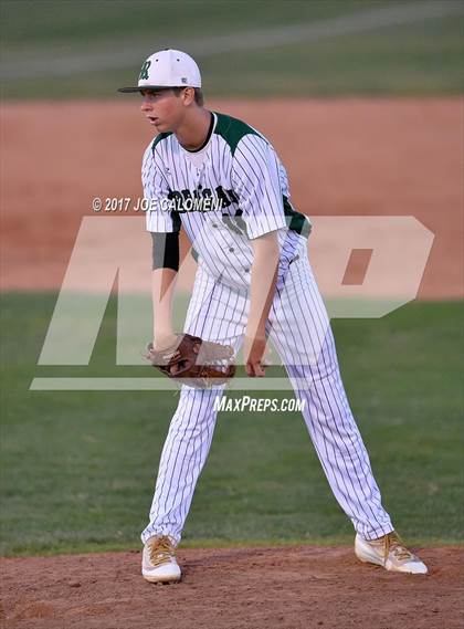 Thumbnail 2 in Reagan [Ronald] vs. MacArthur [Douglas] photogallery.