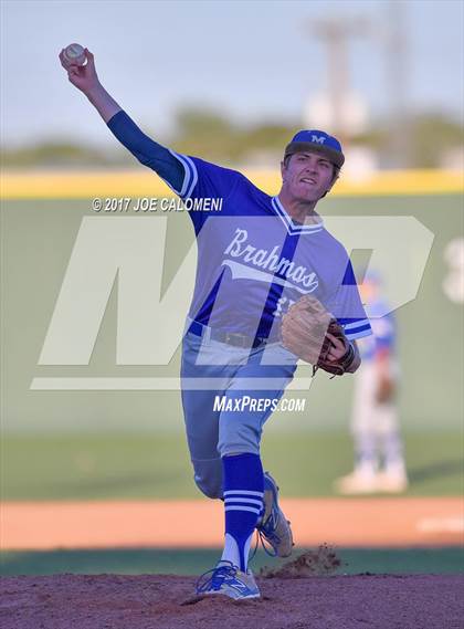 Thumbnail 3 in Reagan [Ronald] vs. MacArthur [Douglas] photogallery.