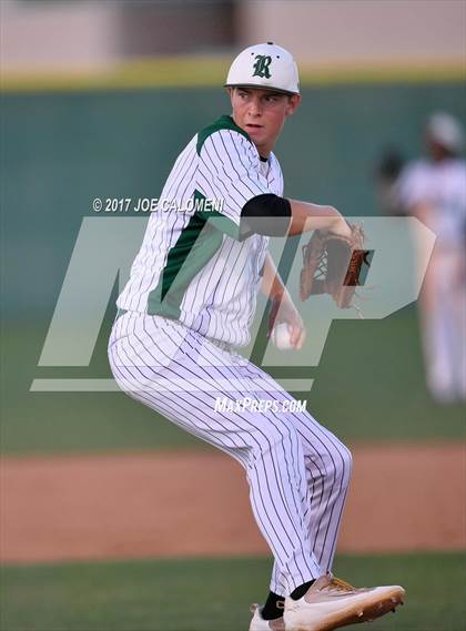 Thumbnail 2 in Reagan [Ronald] vs. MacArthur [Douglas] photogallery.