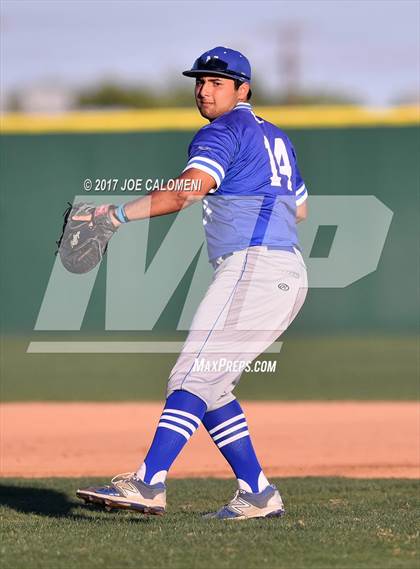 Thumbnail 3 in Reagan [Ronald] vs. MacArthur [Douglas] photogallery.