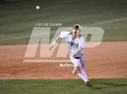 Thumbnail 2 in Reagan [Ronald] vs. MacArthur [Douglas] photogallery.