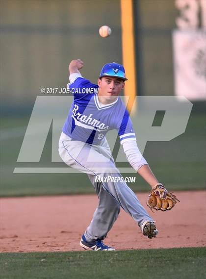 Thumbnail 3 in Reagan [Ronald] vs. MacArthur [Douglas] photogallery.
