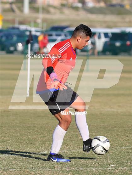 Thumbnail 2 in Cathedral vs. Torrey Pines (22nd Annual SoCal Soccer Classic) photogallery.