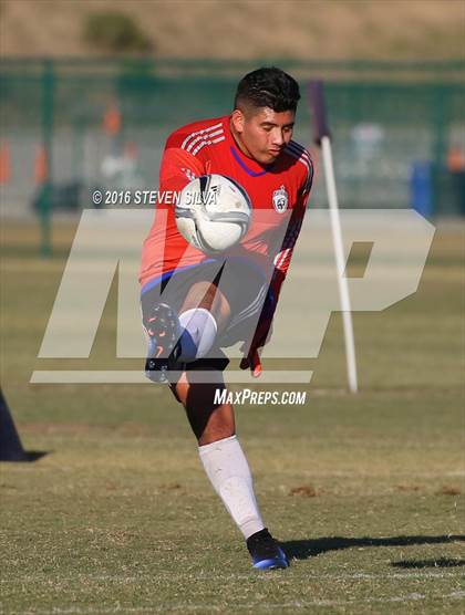 Thumbnail 2 in Cathedral vs. Torrey Pines (22nd Annual SoCal Soccer Classic) photogallery.