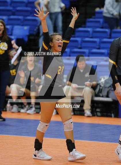 Thumbnail 2 in Hackett vs. Paris (AAA 3A Final) photogallery.