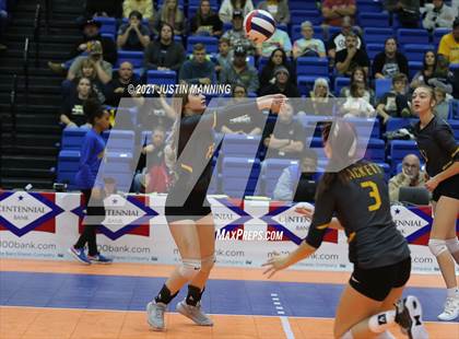 Thumbnail 2 in Hackett vs. Paris (AAA 3A Final) photogallery.