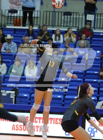 Thumbnail 2 in Hackett vs. Paris (AAA 3A Final) photogallery.