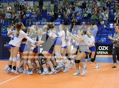 Thumbnail 1 in Hackett vs. Paris (AAA 3A Final) photogallery.