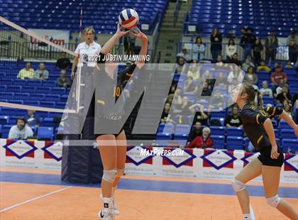 Thumbnail 1 in Hackett vs. Paris (AAA 3A Final) photogallery.