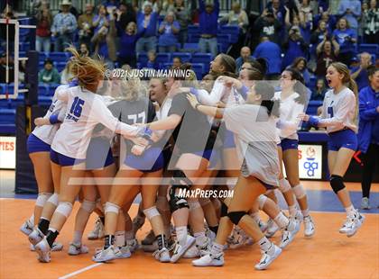 Thumbnail 2 in Hackett vs. Paris (AAA 3A Final) photogallery.
