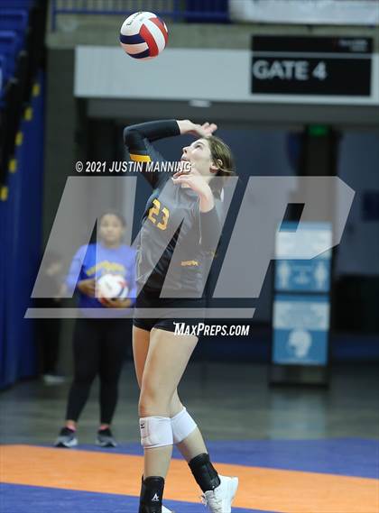 Thumbnail 2 in Hackett vs. Paris (AAA 3A Final) photogallery.