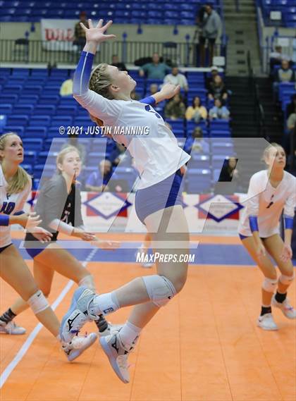 Thumbnail 2 in Hackett vs. Paris (AAA 3A Final) photogallery.