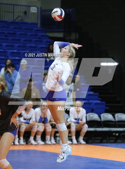 Thumbnail 2 in Hackett vs. Paris (AAA 3A Final) photogallery.