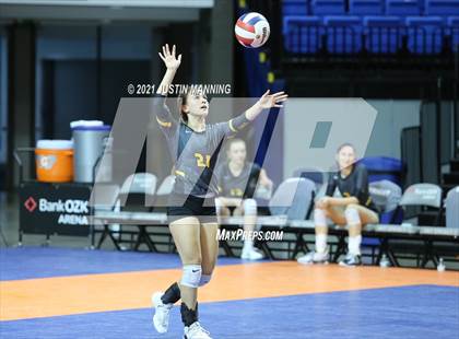 Thumbnail 1 in Hackett vs. Paris (AAA 3A Final) photogallery.