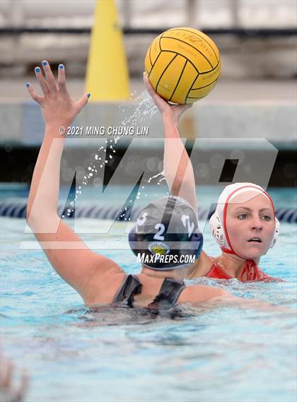 Thumbnail 3 in Newport Harbor vs. Mater Dei (Bill Barnett Holiday Cup) photogallery.