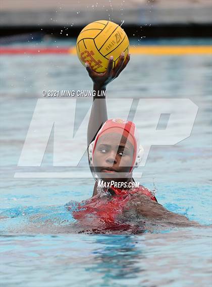 Thumbnail 1 in Newport Harbor vs. Mater Dei (Bill Barnett Holiday Cup) photogallery.