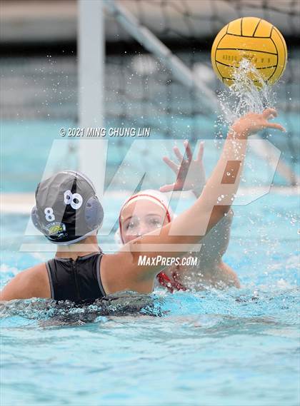 Thumbnail 2 in Newport Harbor vs. Mater Dei (Bill Barnett Holiday Cup) photogallery.