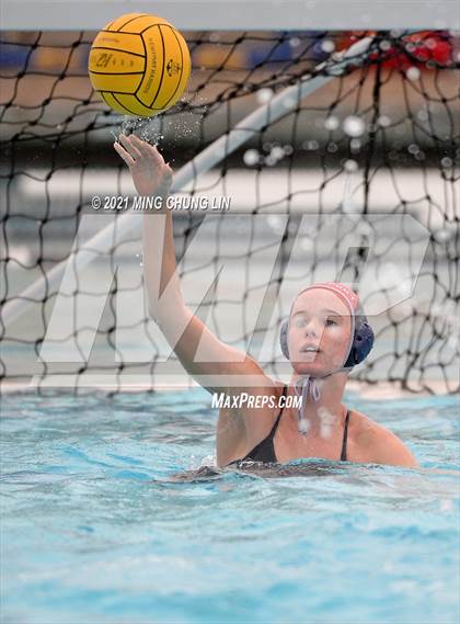Thumbnail 2 in Newport Harbor vs. Mater Dei (Bill Barnett Holiday Cup) photogallery.