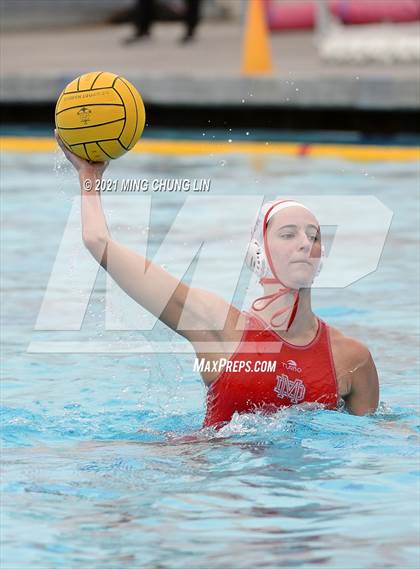 Thumbnail 2 in Newport Harbor vs. Mater Dei (Bill Barnett Holiday Cup) photogallery.
