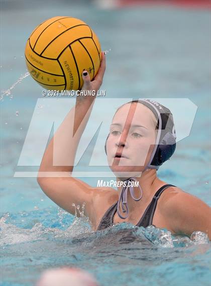 Thumbnail 1 in Newport Harbor vs. Mater Dei (Bill Barnett Holiday Cup) photogallery.