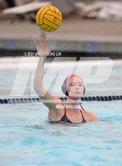Thumbnail 1 in Newport Harbor vs. Mater Dei (Bill Barnett Holiday Cup) photogallery.