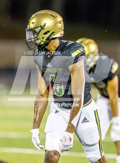 Thumbnail 1 in Pinecrest vs Willow Spring (Moore County Kickoff Classic) photogallery.