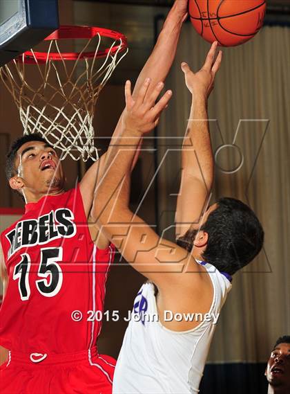 Thumbnail 3 in Miller @ Hoover (MaxPreps Holiday Classic) photogallery.