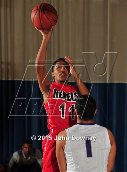 Thumbnail 2 in Miller @ Hoover (MaxPreps Holiday Classic) photogallery.