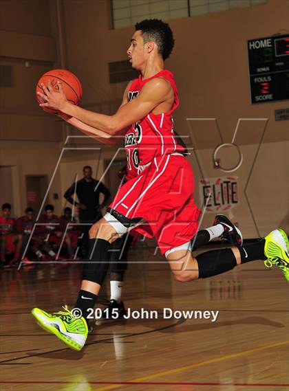 Thumbnail 3 in Miller @ Hoover (MaxPreps Holiday Classic) photogallery.