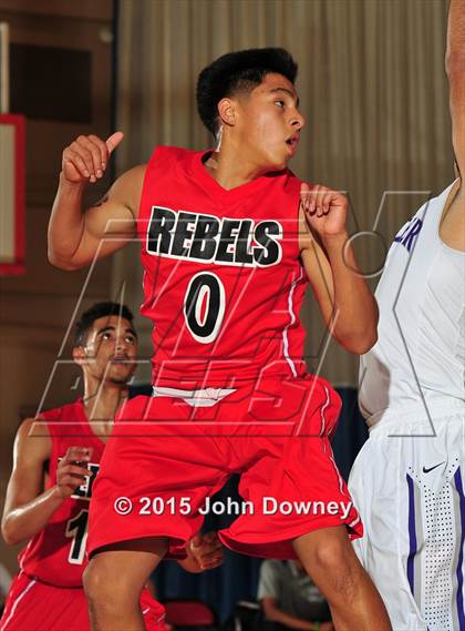Thumbnail 3 in Miller @ Hoover (MaxPreps Holiday Classic) photogallery.