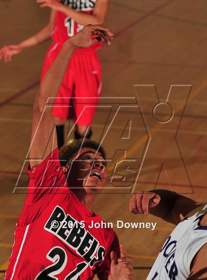 Thumbnail 3 in Miller @ Hoover (MaxPreps Holiday Classic) photogallery.
