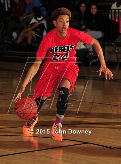 Thumbnail 1 in Miller @ Hoover (MaxPreps Holiday Classic) photogallery.